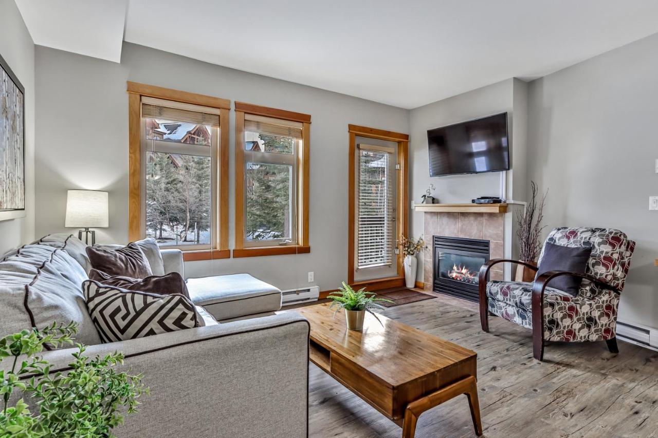 Fenwick Vacation Rentals Suites With Pool & Hot Tubs Canmore Esterno foto