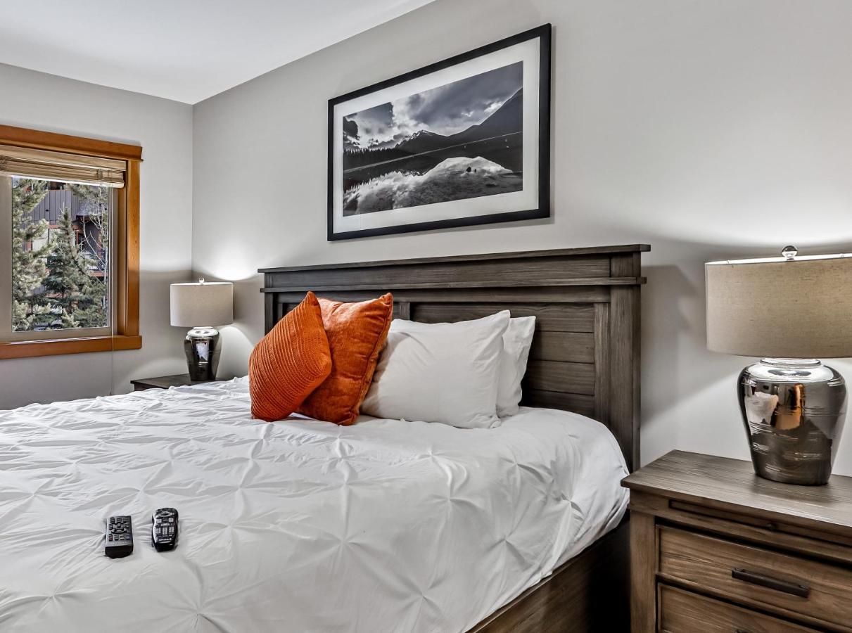 Fenwick Vacation Rentals Suites With Pool & Hot Tubs Canmore Esterno foto