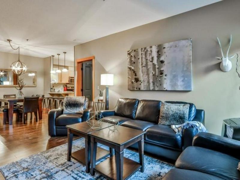 Suites With Pool & Hot Tubs Managed By Little Sister Getaways Canmore Esterno foto