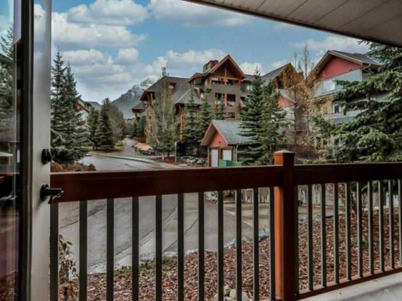 Fenwick Vacation Rentals Suites With Pool & Hot Tubs Canmore Esterno foto