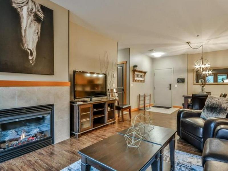 Suites With Pool & Hot Tubs Managed By Little Sister Getaways Canmore Esterno foto