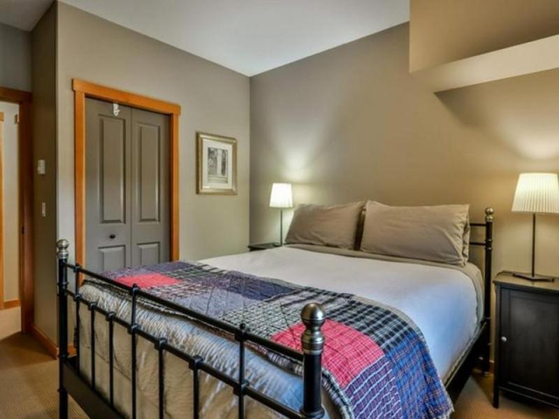 Fenwick Vacation Rentals Suites With Pool & Hot Tubs Canmore Esterno foto