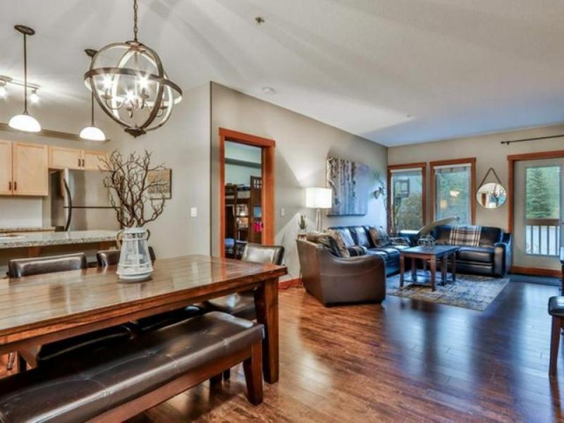 Suites With Pool & Hot Tubs Managed By Little Sister Getaways Canmore Esterno foto