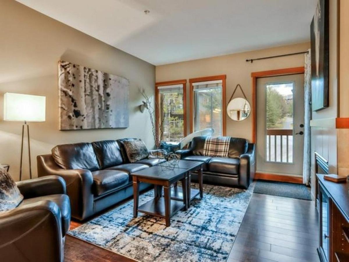 Suites With Pool & Hot Tubs Managed By Little Sister Getaways Canmore Esterno foto